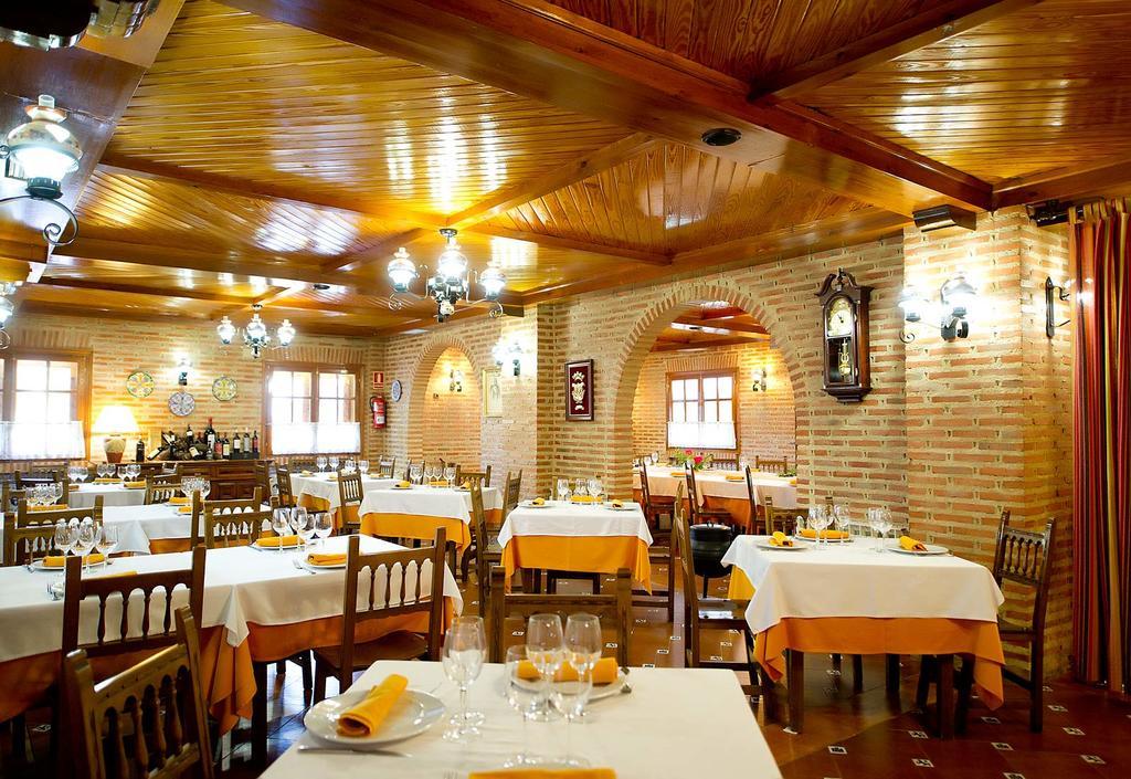 Hospedium Hotel Juan II Торо Екстериор снимка